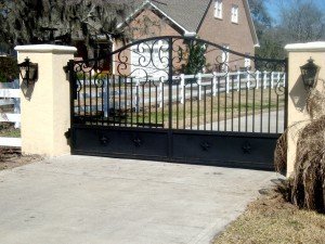 Beautiful aluminum gate by Fencemaster